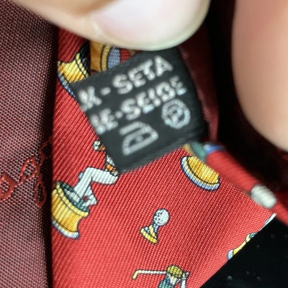 Salvatore Ferragamo Silk Necktie Red Golf Player Trophy Novelty Print Made Italy